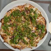 © Pizza poulet roquette - <em>S.GUBIAN</em>